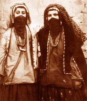 Jewish women cloth   پوشش زنان يهودي ايران مربوط به سالهاي 1900-1880 ميلادي