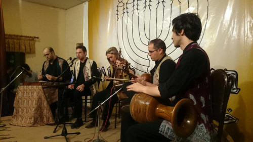 گروه موسیقی سنتی خانه در خانه جوانان یهود پدرام یاشارل ، سهل رفوآ ، سالار خیلی نصب، حدیث بنیامینی سپهر سلیمانی